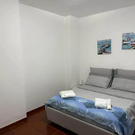 Max Piedigrotta Casa Carrieri